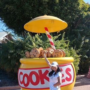 Meet your Posher, Nelly